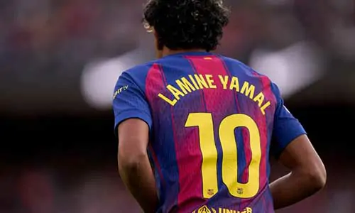 لامين يامال يتصدر قائمة أكثر قمصان برشلونة مبيعا